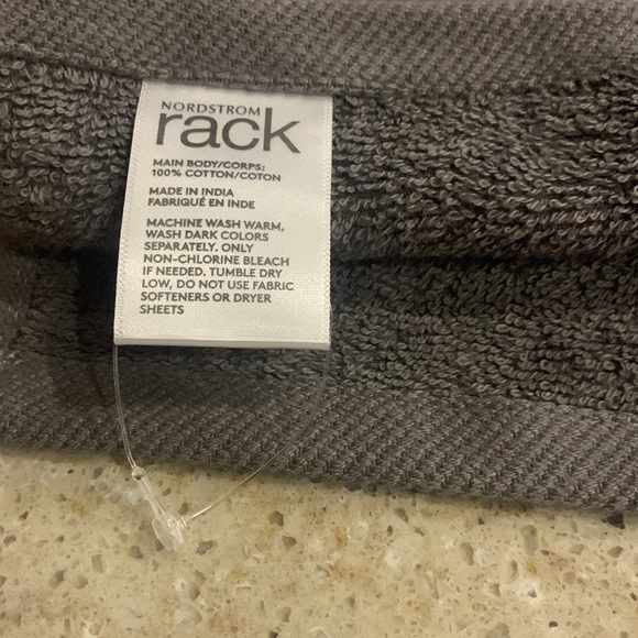 NWT Nordstrom Rack Essential Wash Cloths - Set of 4 - Picture 2 of 2